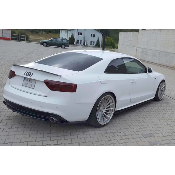 Központi Hátsó SPLITTER AUDI A5 S-LINE FACELIFT (with a vertical bar)
