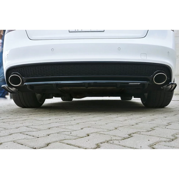 Központi Hátsó SPLITTER AUDI A5 S-LINE FACELIFT (with a vertical bar)