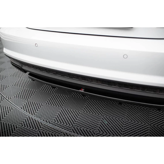 Központi Hátsó SPLITTER AUDI A7 S-LINE (FACELIFT) (with vertical bars)