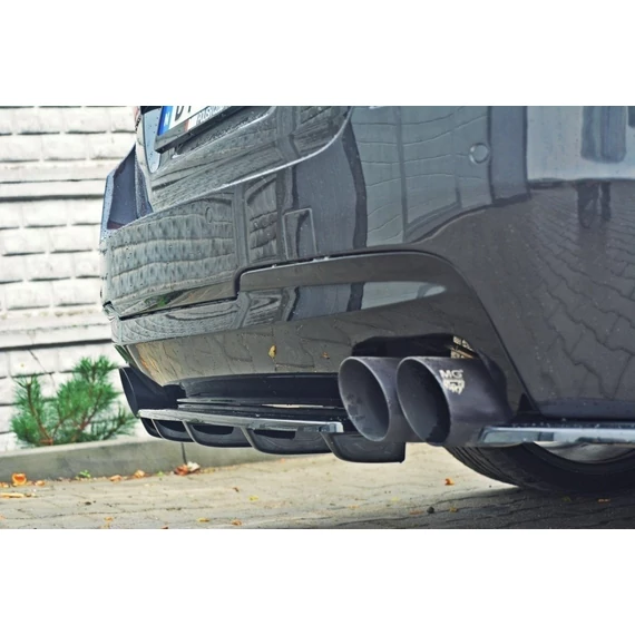 Központi Hátsó SPLITTER for BMW 5 F11 M-PACK (fits two double exhaust ends)
