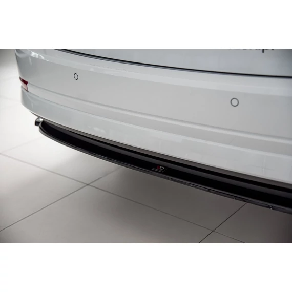 Központi Hátsó Splitter Skoda Octavia Mk4