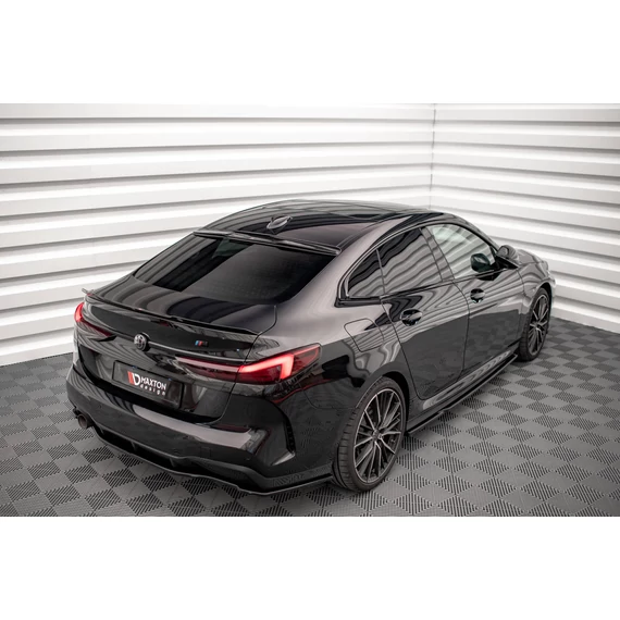 The extension of the rear window BMW 2 Gran Coupe M-Pack / M235i F44