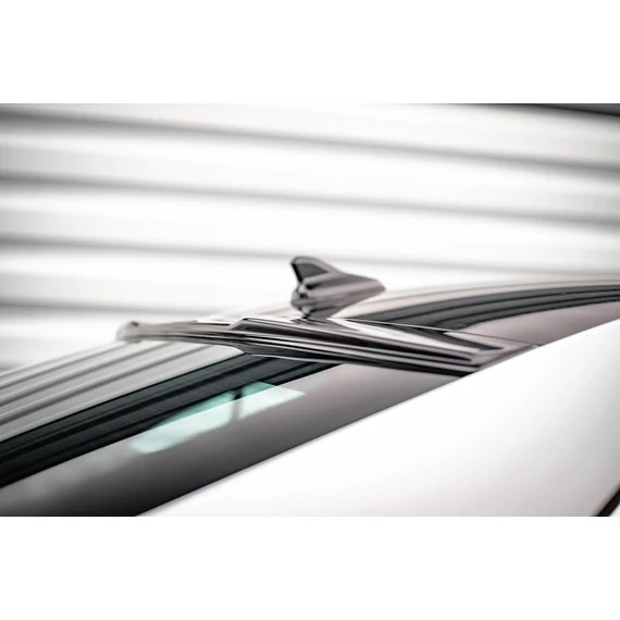 The extension of the rear window Skoda Octavia Liftback Mk4
