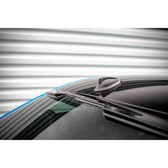 The extension of the rear window BMW M2 F87