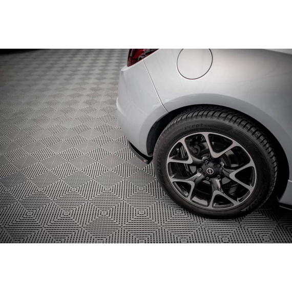 Hátsó Oldalsó Splitter V.1 Opel Astra GTC OPC-Line J