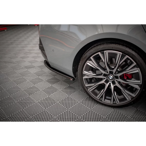 Hátsó Oldalsó Splitter V.1 BMW 4 Gran Coupe M-Pack G26