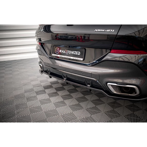 Központi Hátsó Splitter (with vertical bars) V.2 BMW X6 M-Pack G06
