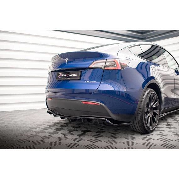 Központi Hátsó Splitter (with vertical bars) Tesla Model Y