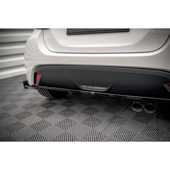 Központi Hátsó Splitter V.1 + Flaps  Toyota Yaris Mk4