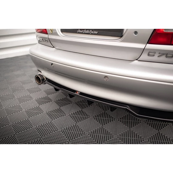 Központi Hátsó Splitter (with vertical bars) Volvo C70 Mk1