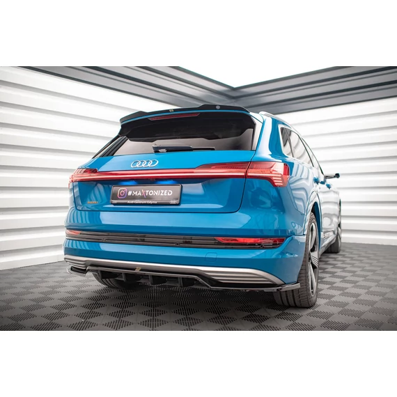 Központi Hátsó Splitter (with vertical bars) Audi e-tron