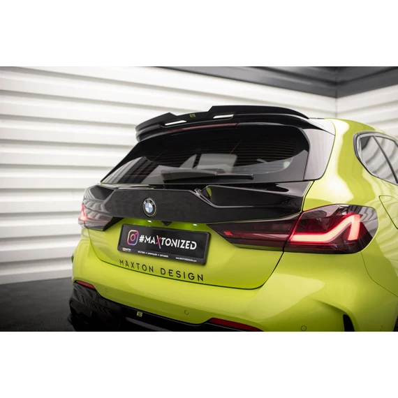 The extension of the rear window BMW 1 F40 M-Pack / M135i