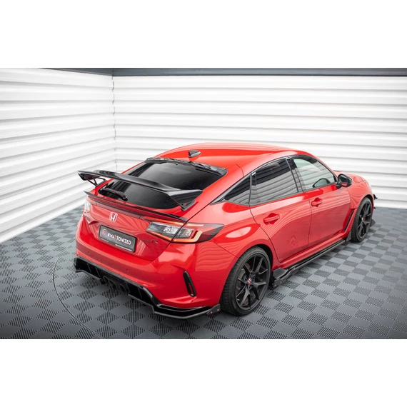 The extension of the rear window Honda Civic Type-R Mk 11