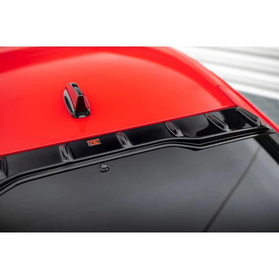 The extension of the rear window Honda Civic Type-R Mk 11