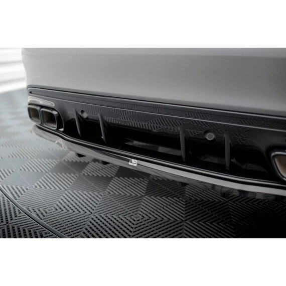 Központi Hátsó Splitter (with vertical bars) Mercedes-AMG C63 Sedan / Estate W205 Facelift