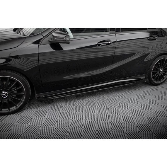Street Pro Oldalsó szoknyák Diffúzorok + Flaps Mercedes-Benz A AMG-Line W176 Facelift