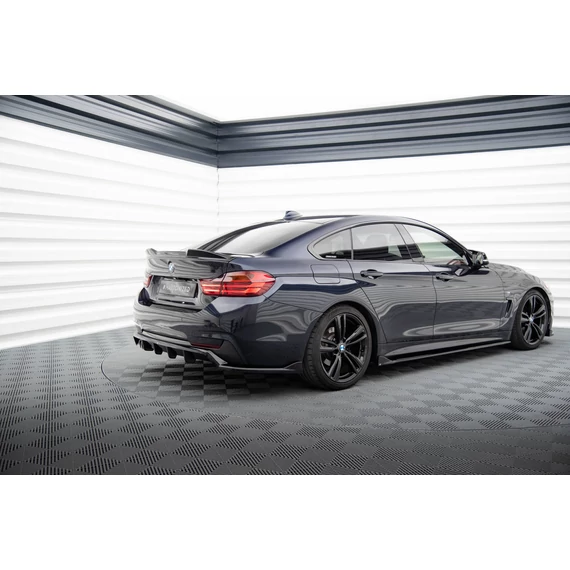 Központi Hátsó Splitter (with vertical bars) BMW 4 Gran Coupe M-Pack F36