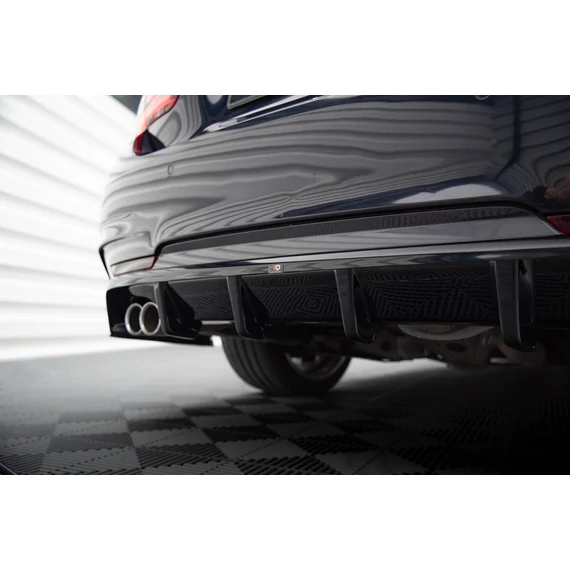 Központi Hátsó Splitter (with vertical bars) BMW 4 Gran Coupe M-Pack F36
