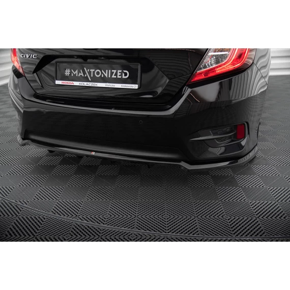 Központi Hátsó Splitter (with vertical bars) Honda Civic Mk10