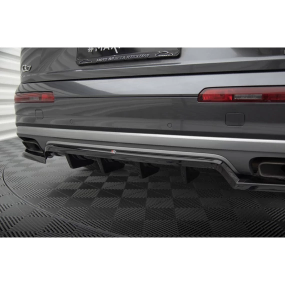 Központi Hátsó Splitter (with vertical bars) Audi Q7 Mk2