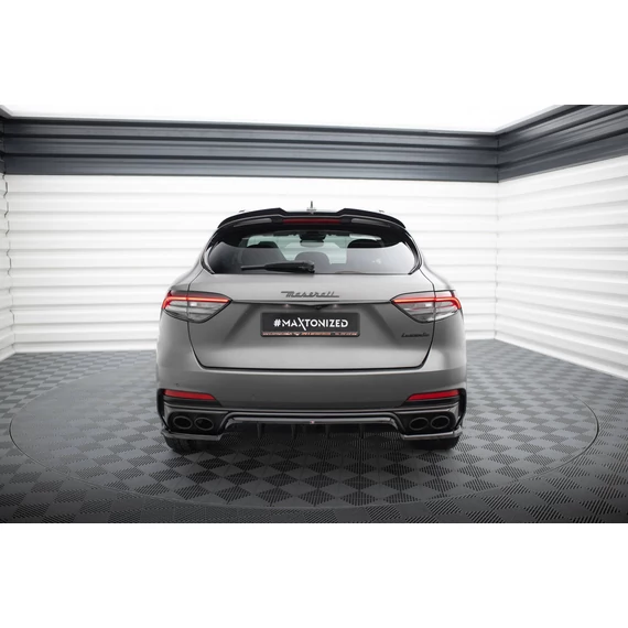 Központi Hátsó Splitter (with vertical bars) Maserati Levante Trofeo Mk1