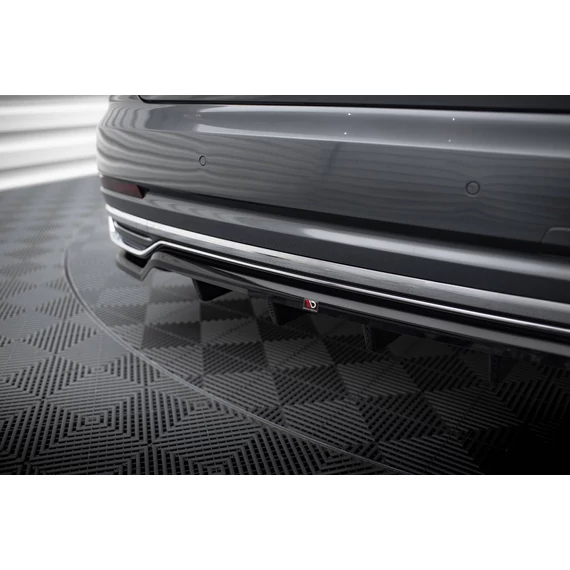 Központi Hátsó Splitter (with vertical bars) Audi A8 D5