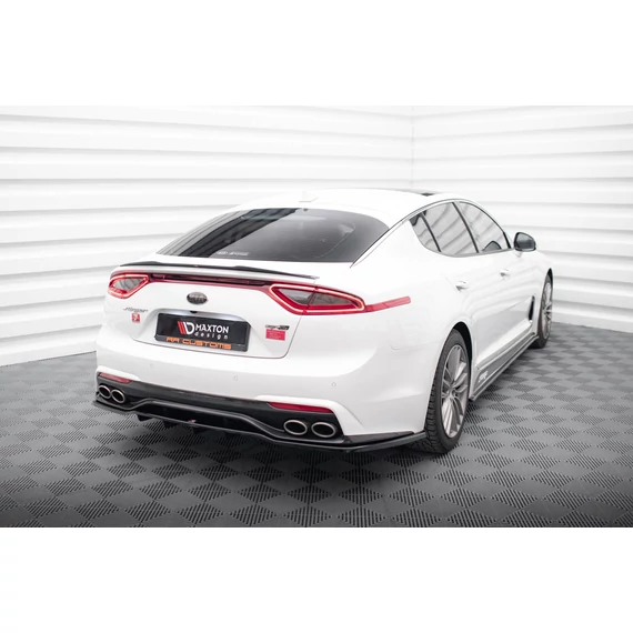 Központi Hátsó Splitter (with vertical bars) Kia Stinger Mk1
