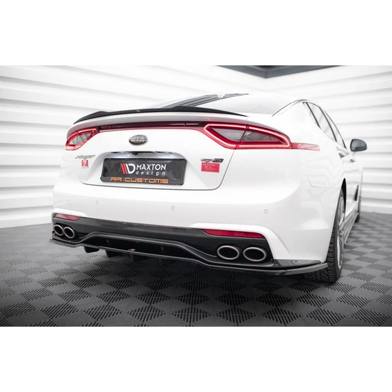 Központi Hátsó Splitter (with vertical bars) Kia Stinger Mk1