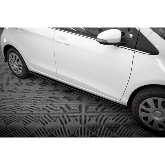 Oldalsó szoknyák Diffúzorok Toyota Yaris Mk3 Facelift