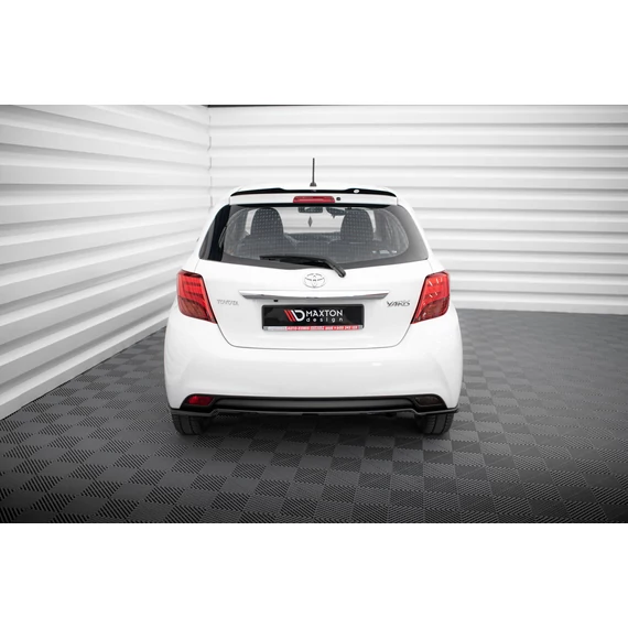 Központi Hátsó Splitter Toyota Yaris Mk3 Facelift