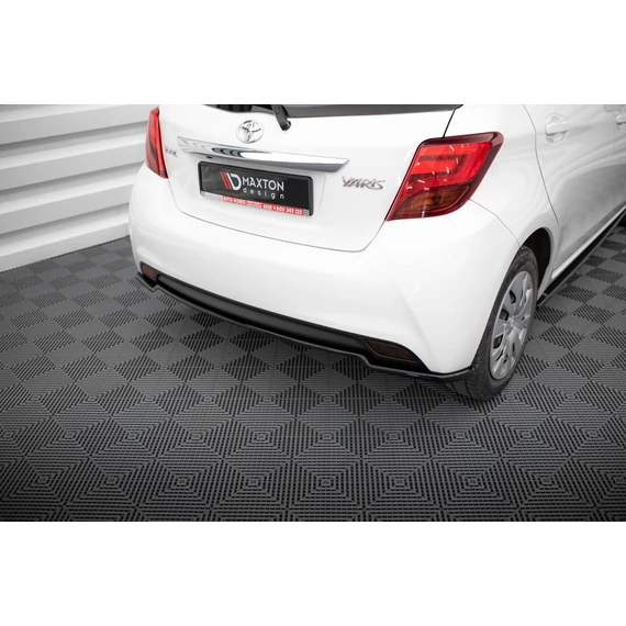 Központi Hátsó Splitter Toyota Yaris Mk3 Facelift