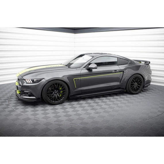 Street Pro Oldalsó szoknyák Diffúzorok + Flaps Ford Mustang GT Mk6