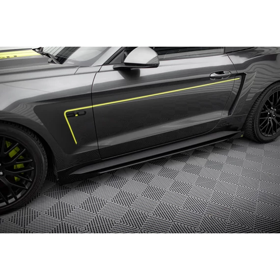 Street Pro Oldalsó szoknyák Diffúzorok + Flaps Ford Mustang GT Mk6