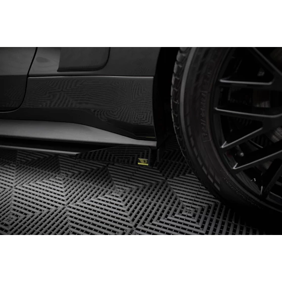 Street Pro Oldalsó szoknyák Diffúzorok + Flaps Ford Mustang GT Mk6