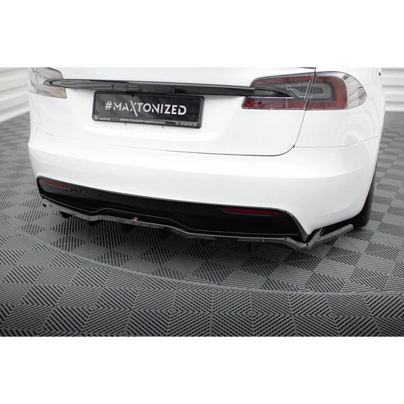 Központi Hátsó Splitter (with vertical bars) V.2 Tesla Model S Plaid Mk1 Facelift