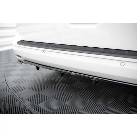 Központi Hátsó Splitter (with vertical bars) Volkswagen Caddy Maxi Mk5