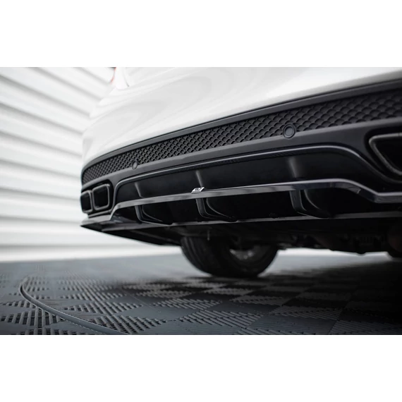 Központi Hátsó Splitter (with vertical bars) Mercedes-AMG C63 Sedan / Estate W205 / S205