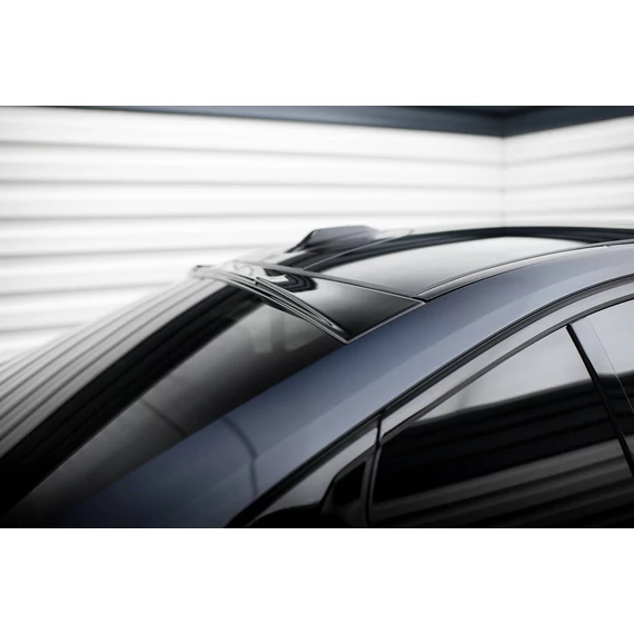 The extension of the rear window BMW 5 M-Pack G60