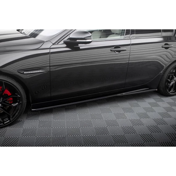 Oldalsó szoknyák Diffúzorok Jaguar XE X760 Facelift