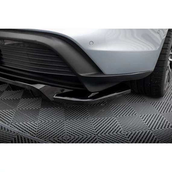 Központi Hátsó Splitter (with vertical bars) Porsche Taycan / Taycan 4 / Taycan 4S / Taycan GTS Mk1