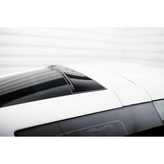 The extension of the rear window Chevrolet Corvette Stingray / Z06 C7