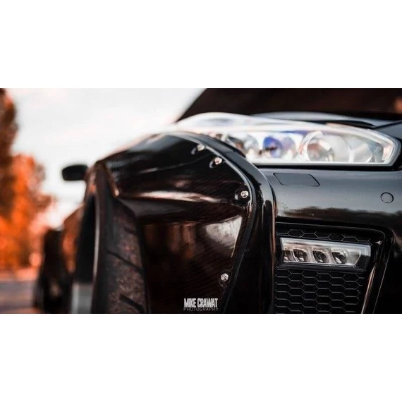 Front Fenders Nissan GTR
