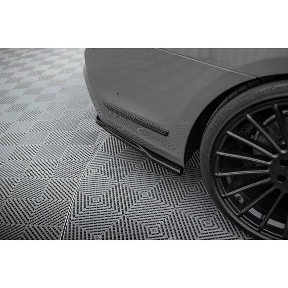 Rear Splitter (with vertical bars) V.2 BMW 7 M-Pack G11 / G12 Facelift