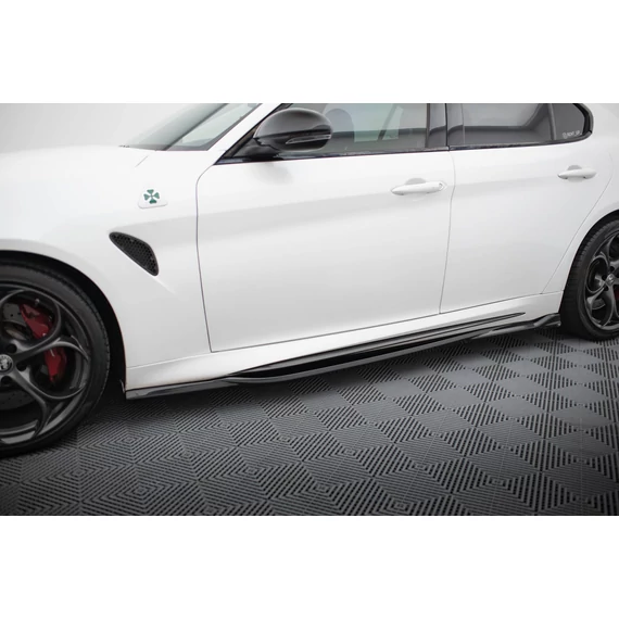 Side Skirts Diffusers Alfa Romeo Giulia Quadrifoglio
