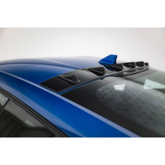 The extension of the rear window Ford Mustang GT Mk7