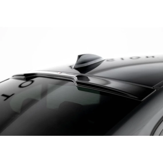 The extension of the rear window BMW M550i / 5 M-Pack Sedan G30