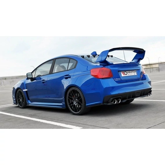 The extension of the rear window Subaru WRX STI