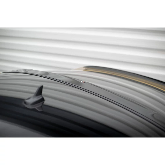 The extension of the rear window Volkswagen Arteon R-Line