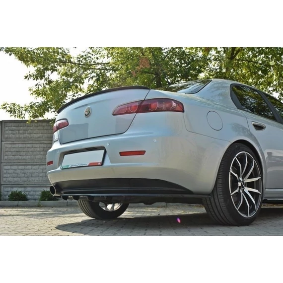 Központi Hátsó SPLITTER ALFA ROMEO 159 (with vertical bars)