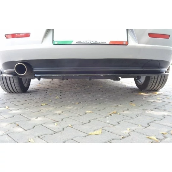 Központi Hátsó SPLITTER ALFA ROMEO 159 (with vertical bars)